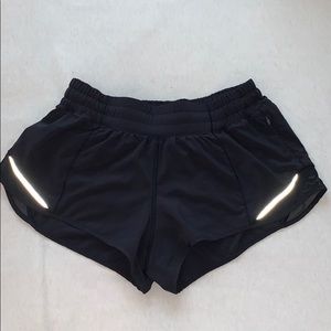Lululemon Hotty Hot Shorts Size 6 - Black